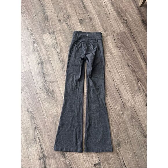 Lululemon Women’s Groove High Rise Flare Keggings /Pants size 2 - Picture 2 of 5